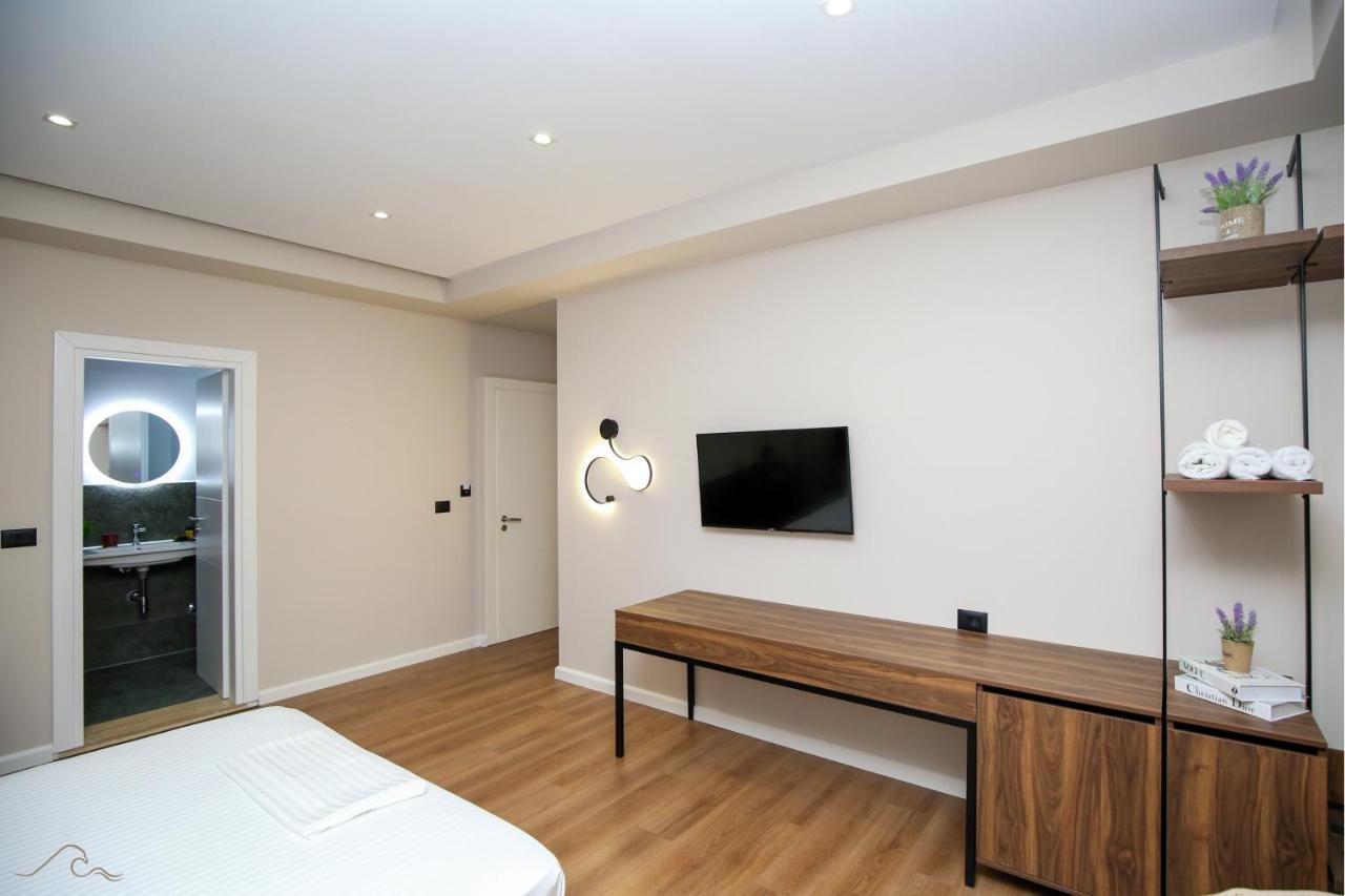 Hotel Libertas Vlore Bagian luar foto