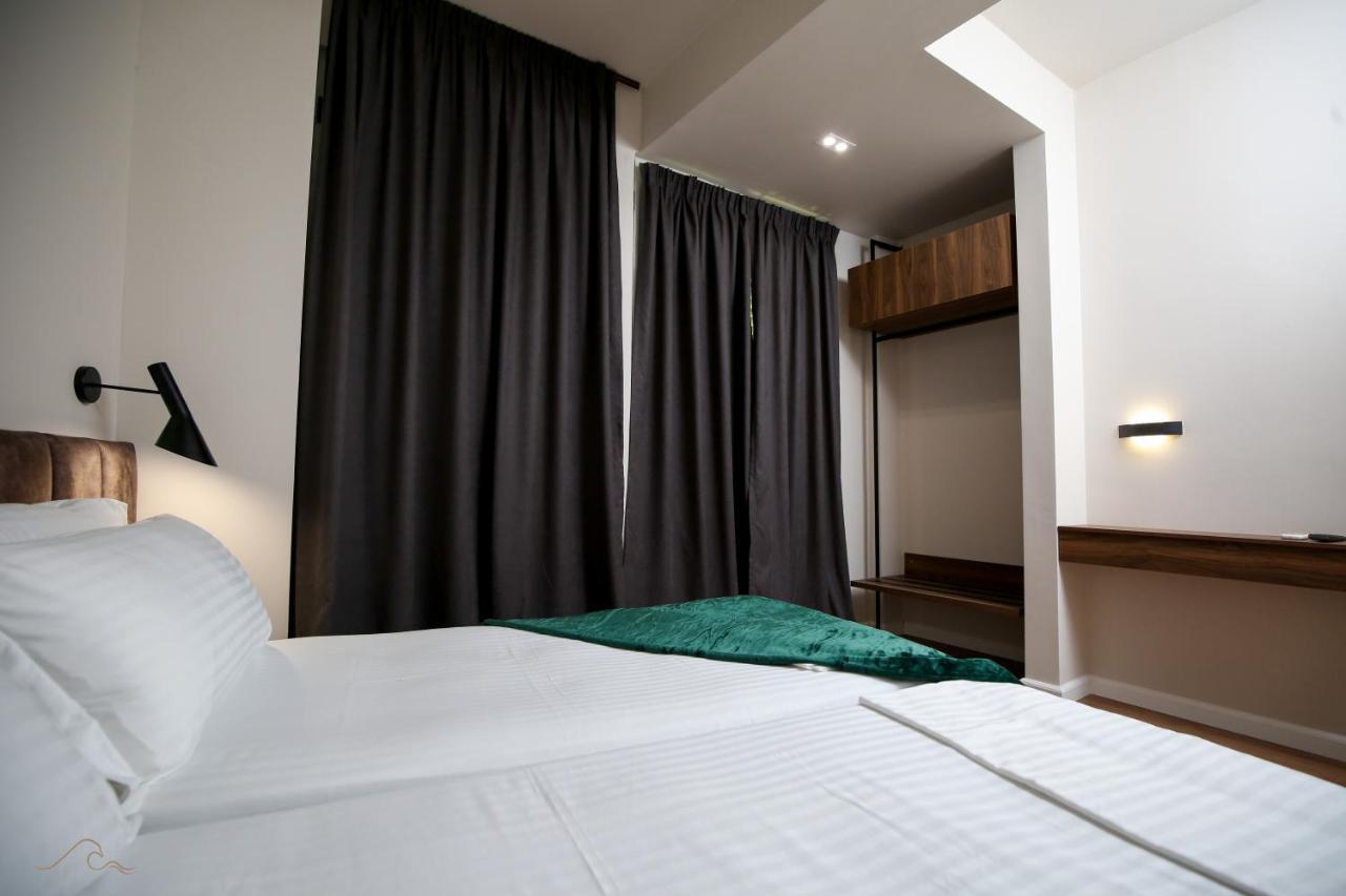 Hotel Libertas Vlore Bagian luar foto