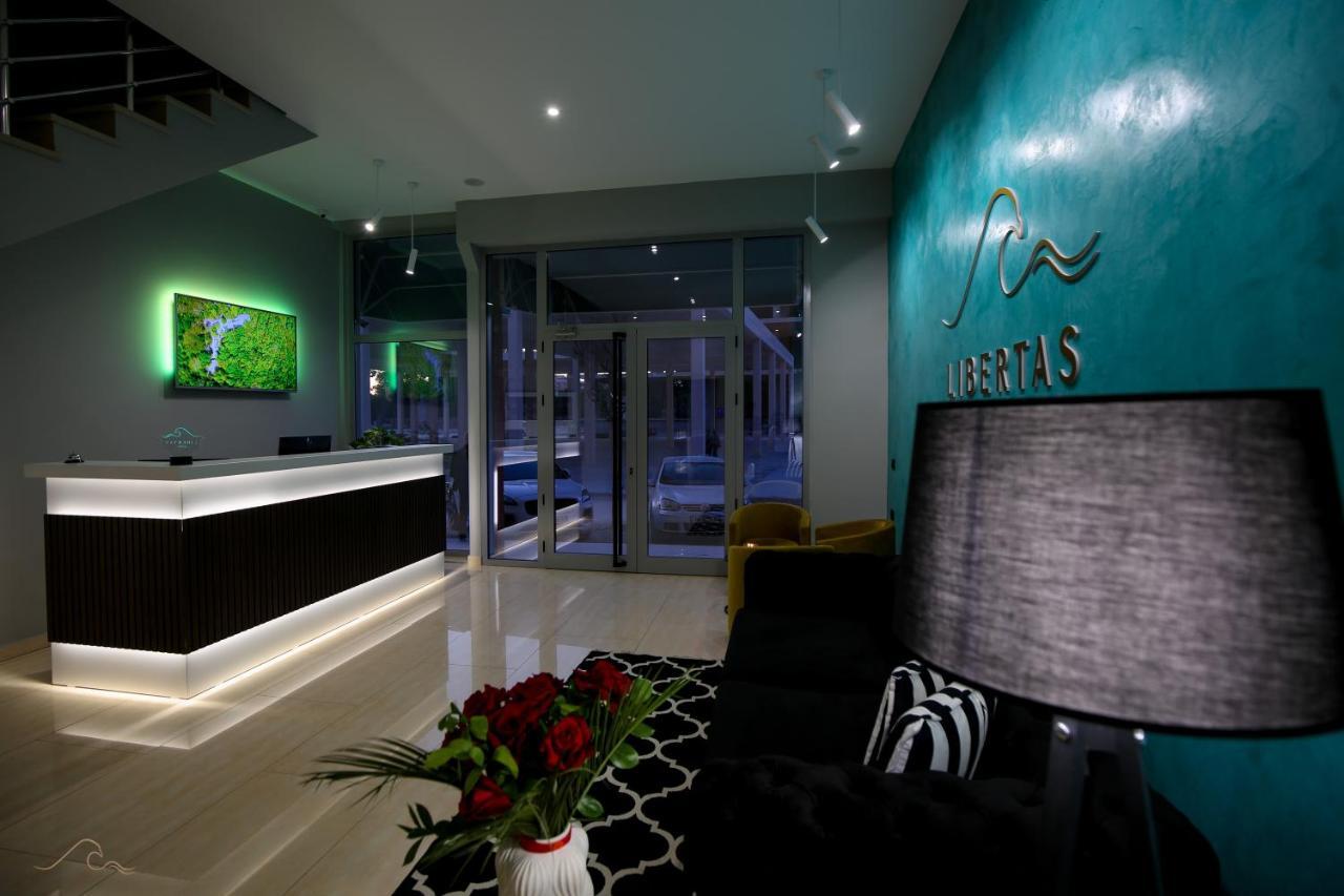 Hotel Libertas Vlore Bagian luar foto