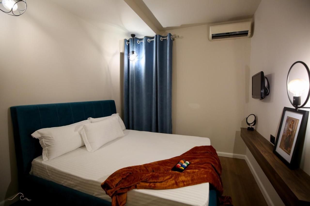 Hotel Libertas Vlore Bagian luar foto