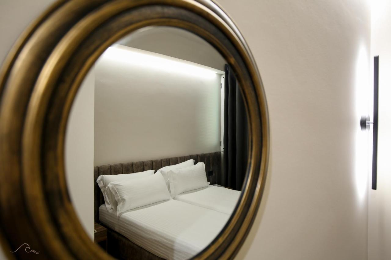 Hotel Libertas Vlore Bagian luar foto