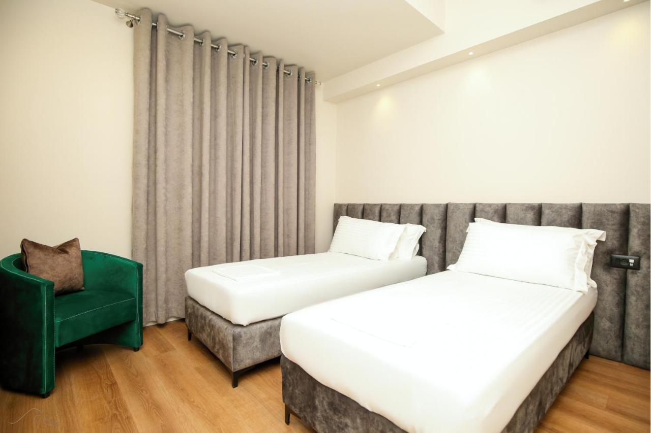 Hotel Libertas Vlore Bagian luar foto