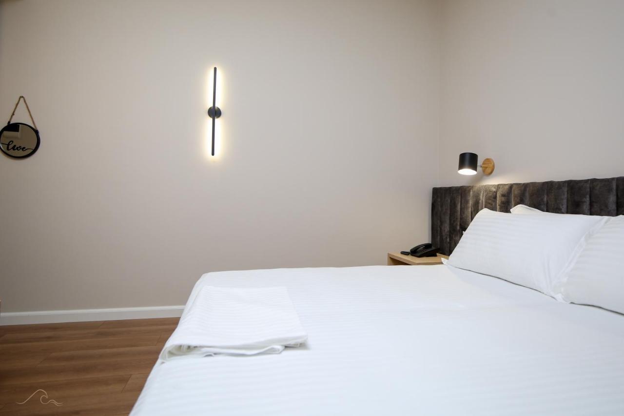 Hotel Libertas Vlore Bagian luar foto