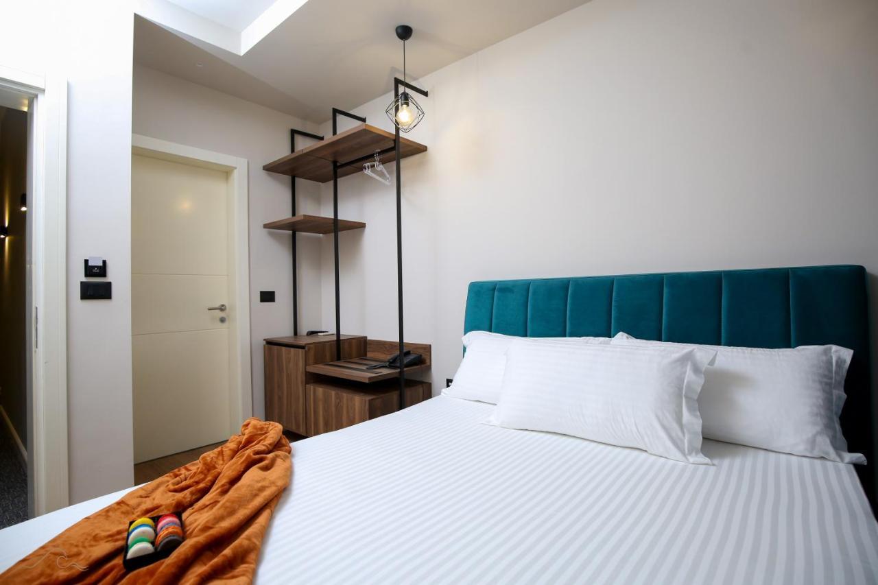 Hotel Libertas Vlore Bagian luar foto