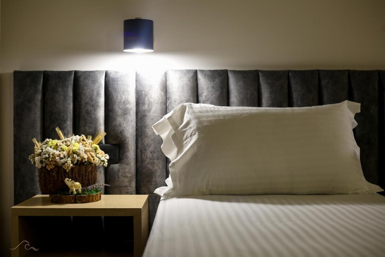 Hotel Libertas Vlore Bagian luar foto