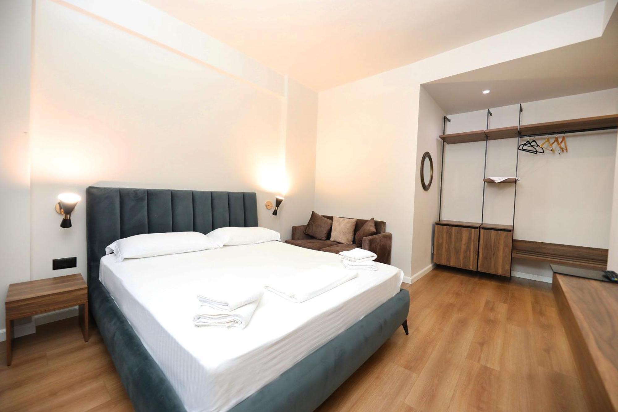 Hotel Libertas Vlore Bagian luar foto